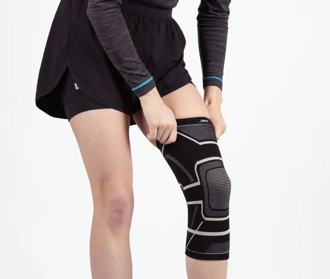 Avento Kniebandage Compressie Zwart/Zilvergrijs - Maat S/M