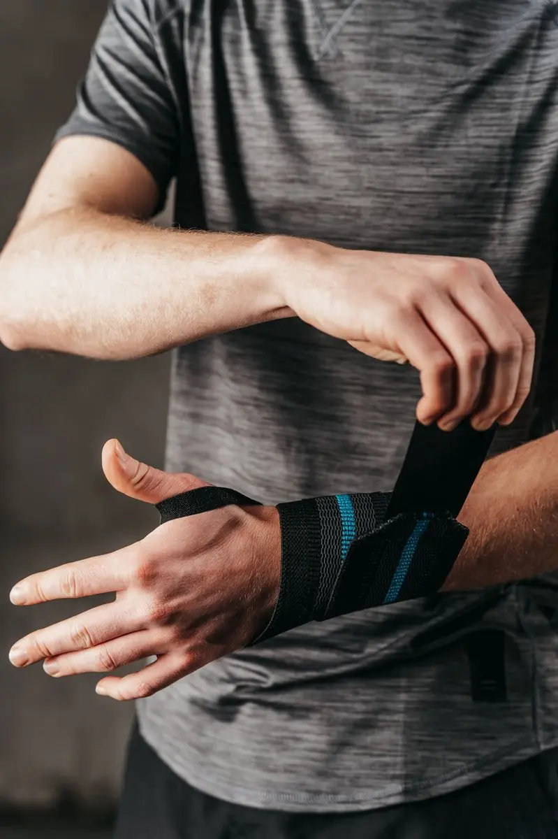 Avento Fitness Wrist Wraps - One Size - Zwart/Blauw - afbeelding 4 van 6
