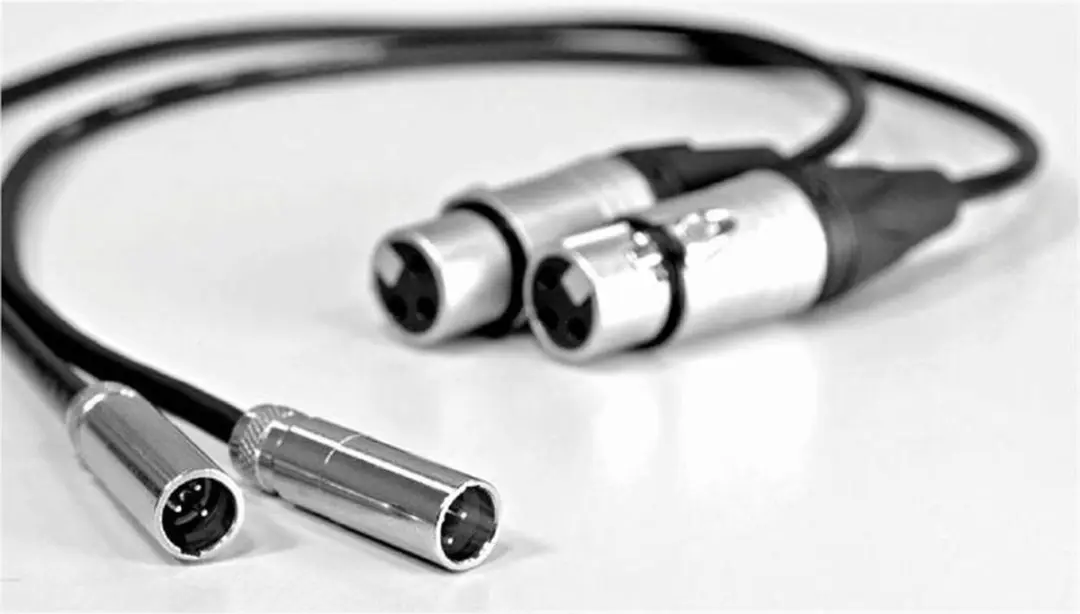 Blackmagic Video Assist Mini XLR kabels