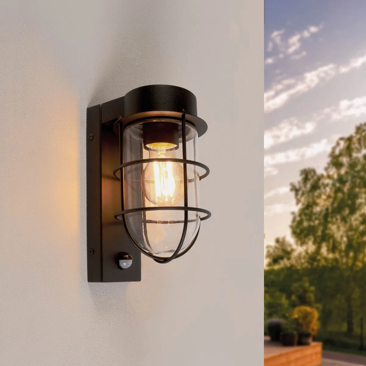 Ledvion LED Wandlamp met Sensor E27 IP44 - Zwart