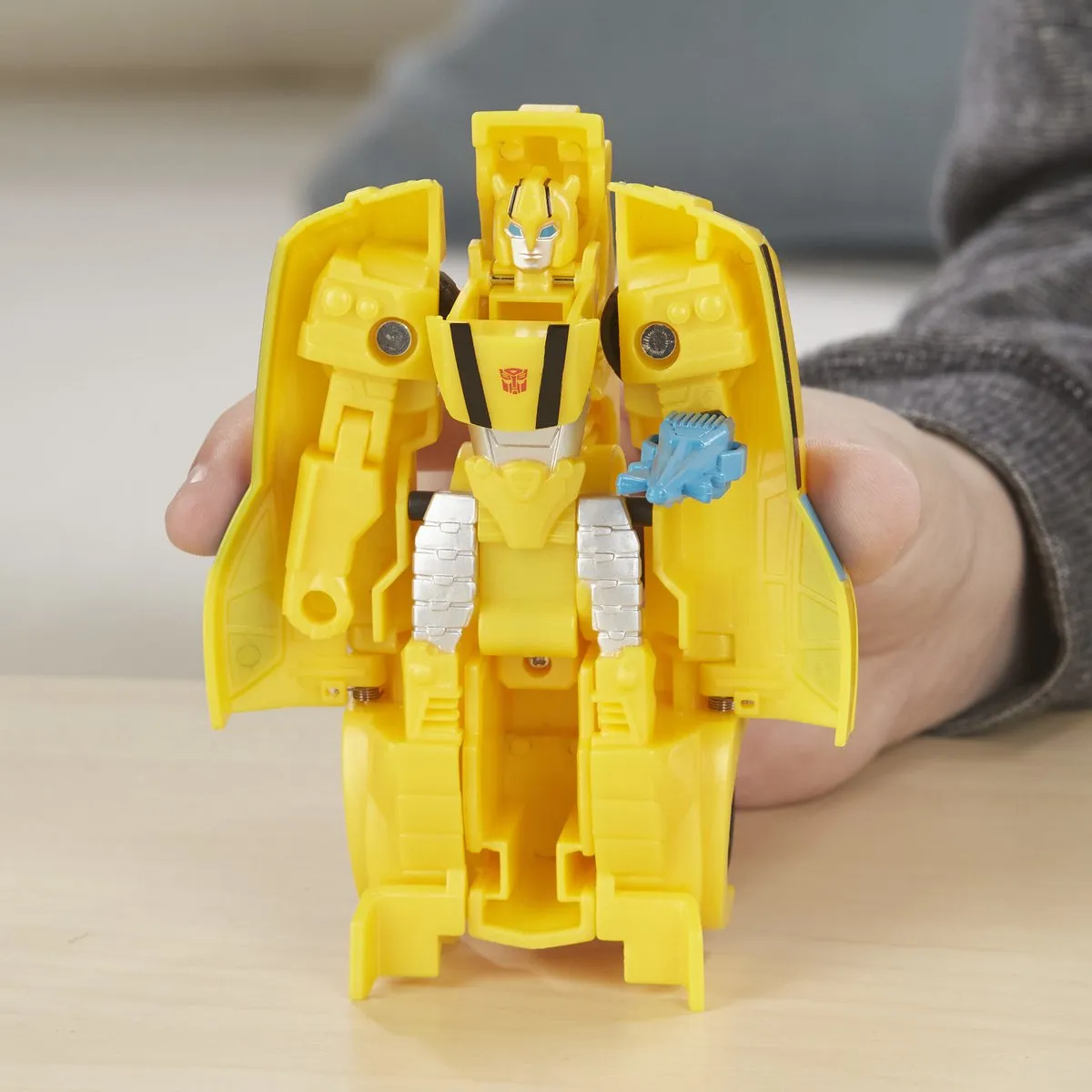 Transformers Cyberverse 1 Step Changer Sting Shot Bumblebee - Geel