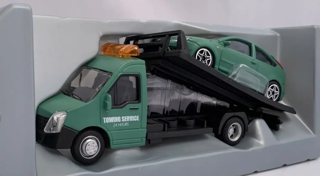 Bburago Autotransporter Ford Focus 1:43 - Groen - afbeelding 4 van 6