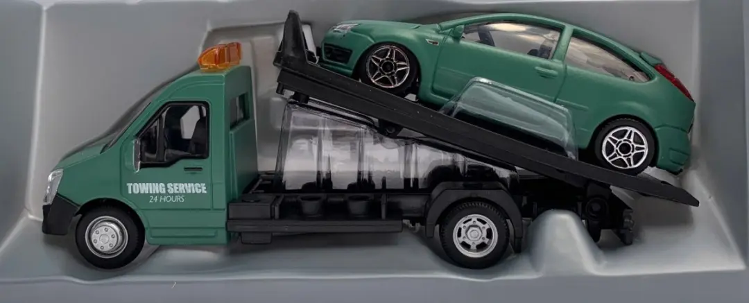 Bburago Autotransporter Ford Focus 1:43 - Groen - afbeelding 6 van 6