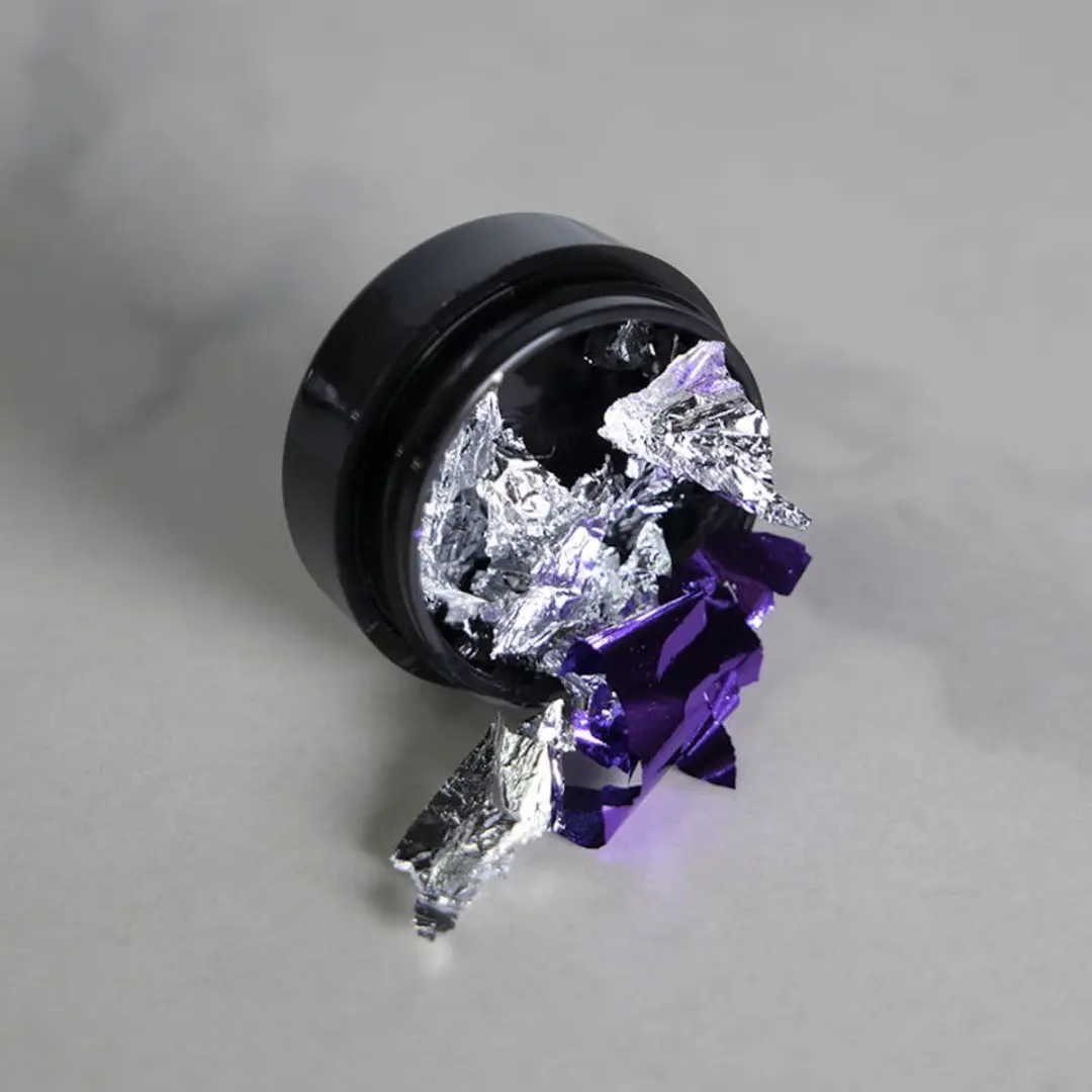 Cosmetics Zone Nageldecoratie Flakes Zilver-Violet 7ml.*