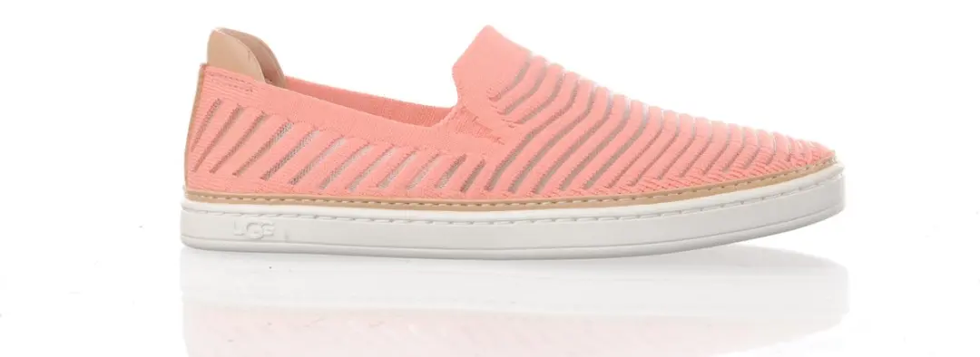 UGG roze instappers "Sammy Chevron"maat 36