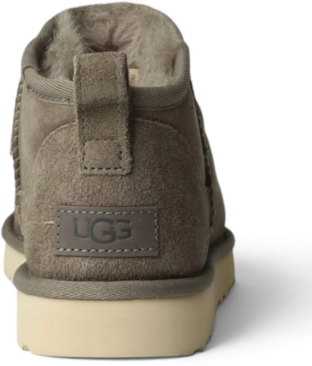 UGG Classic Ultra Mini Enkellaarsjes - 41 - Bruin