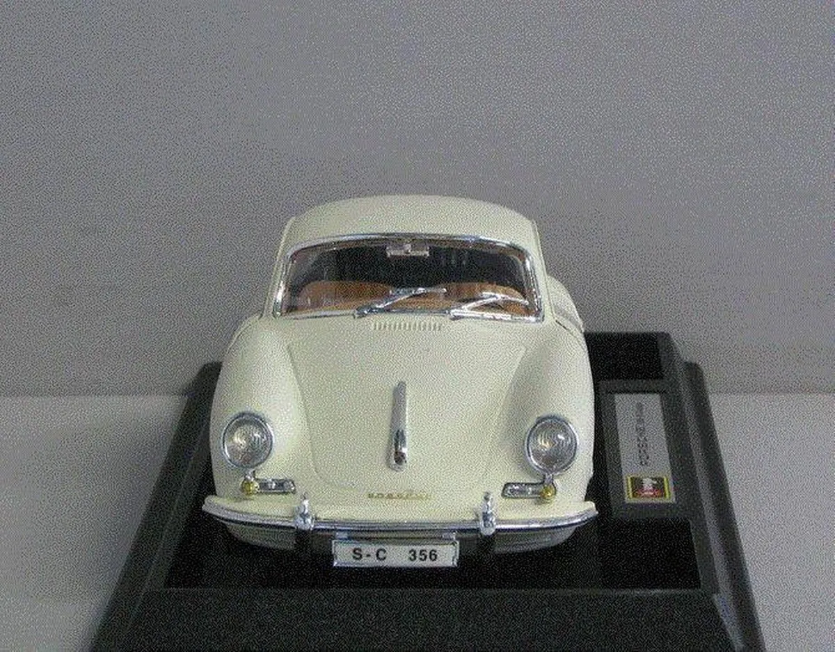 Porsche Bburago 356 B Coupe 1:24 - Rood