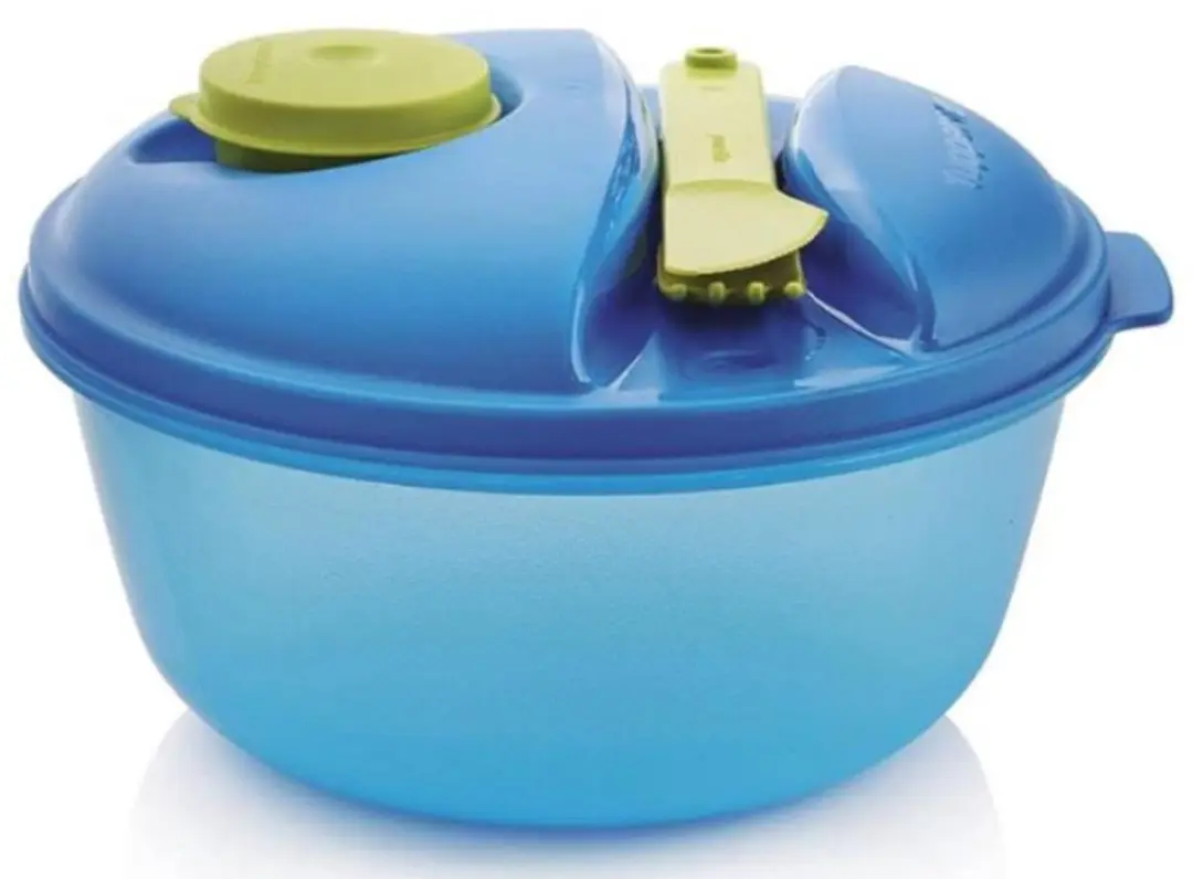 Tupperware set on the go