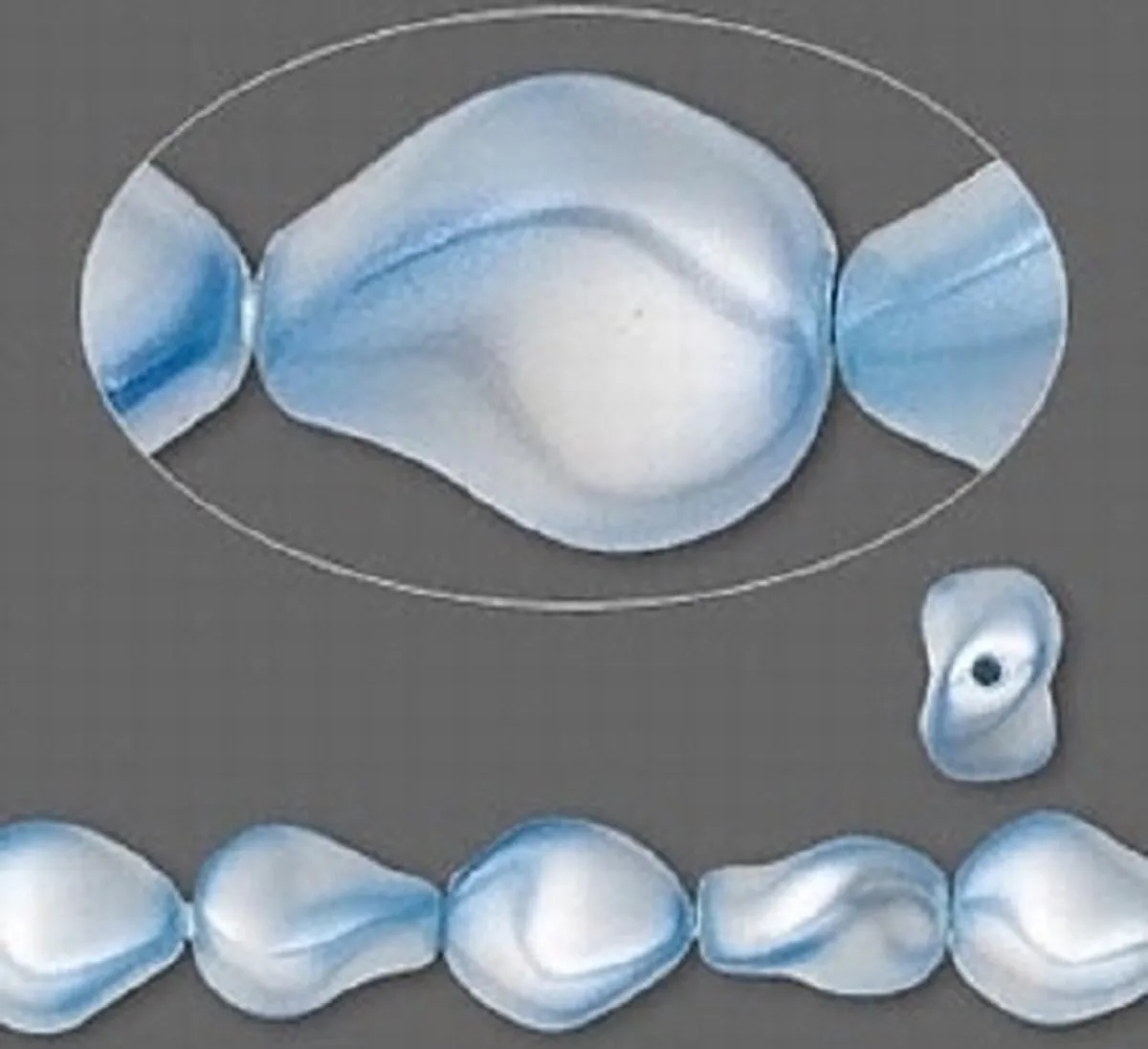 Swarovski Elements Curve Parels 9x8mm Light Blue