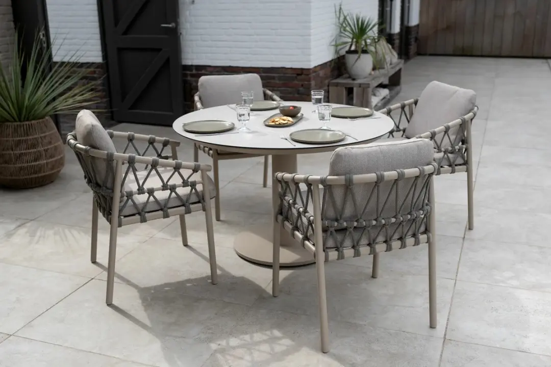 4 Seasons Outdoor Sarah Tafel met 4x Piacenza Stoelen - Latte - afbeelding 3 van 4