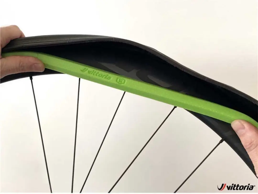 Vittoria Air-liner Road Anti-lek Schuim Zwart 700C / 23-26