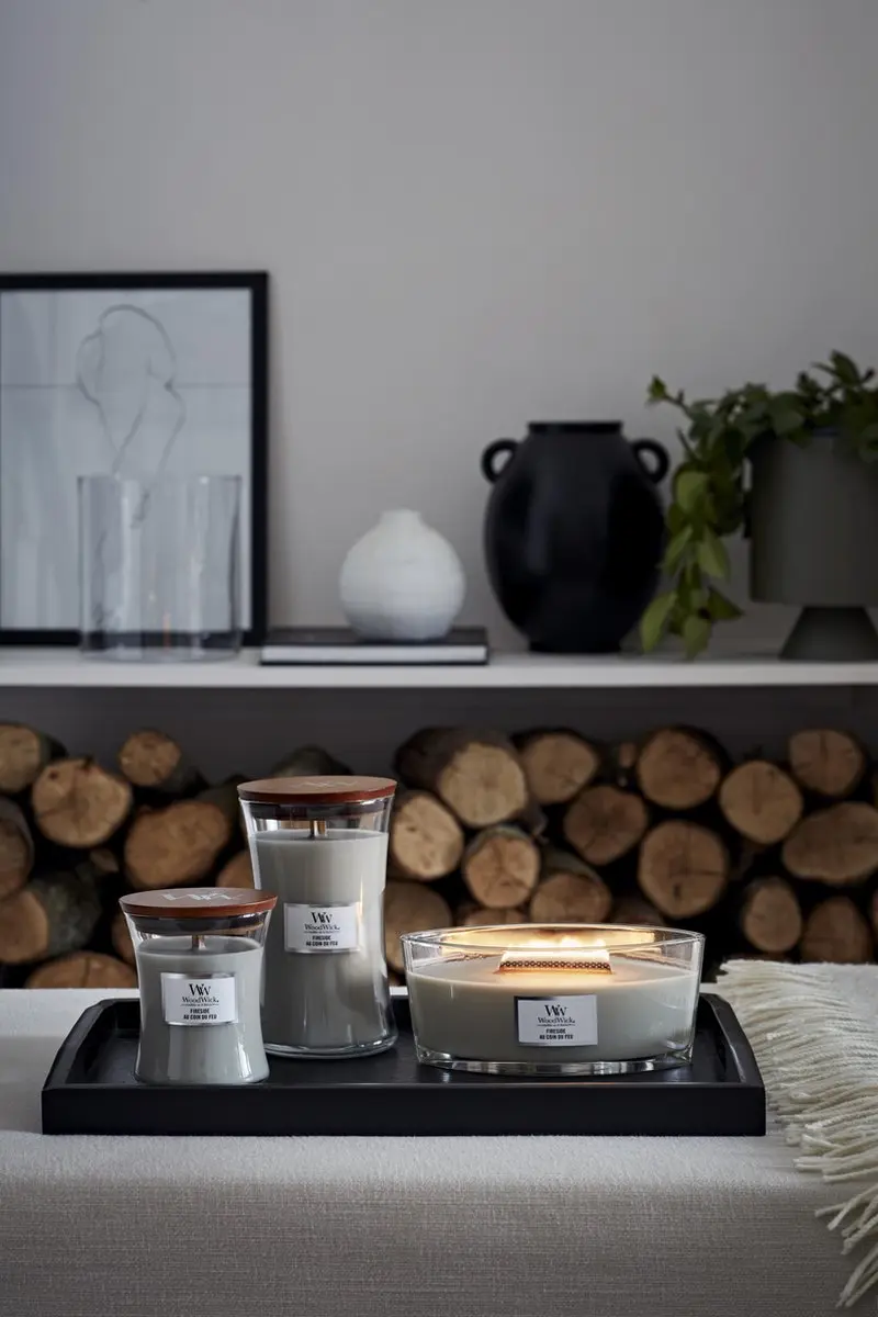 Woodwick Hourglass Geurkaars Fireside - 130 Branduren - Grijs