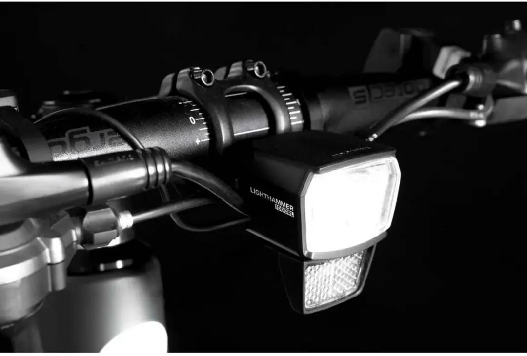Trelock E-bikevoorlicht LS 890-T Lighthammer 100 Lux - Zwart