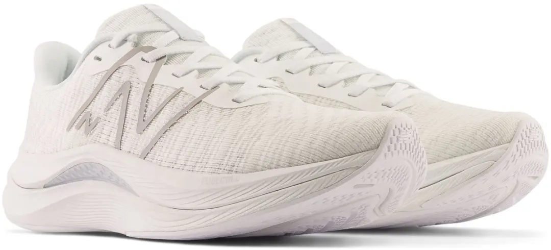 New Balance FuelCell Propel v4