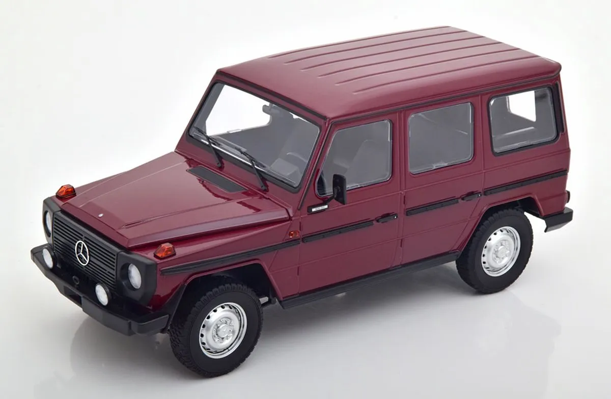 Mercedes-Benz G-Model 1:18 Dark Red