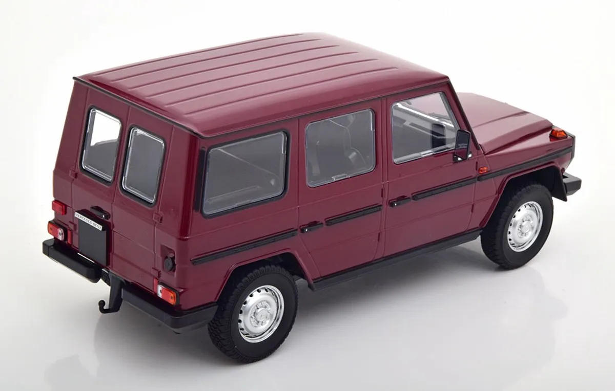 Mercedes-Benz G-Model 1:18 Dark Red - Minichamps 155 038102