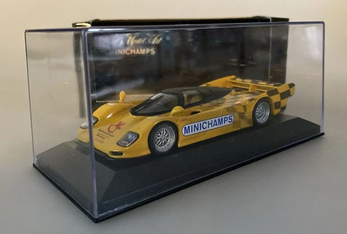 Porsche Dauer 962 Street Version 1:43 - Minichamps - Geel