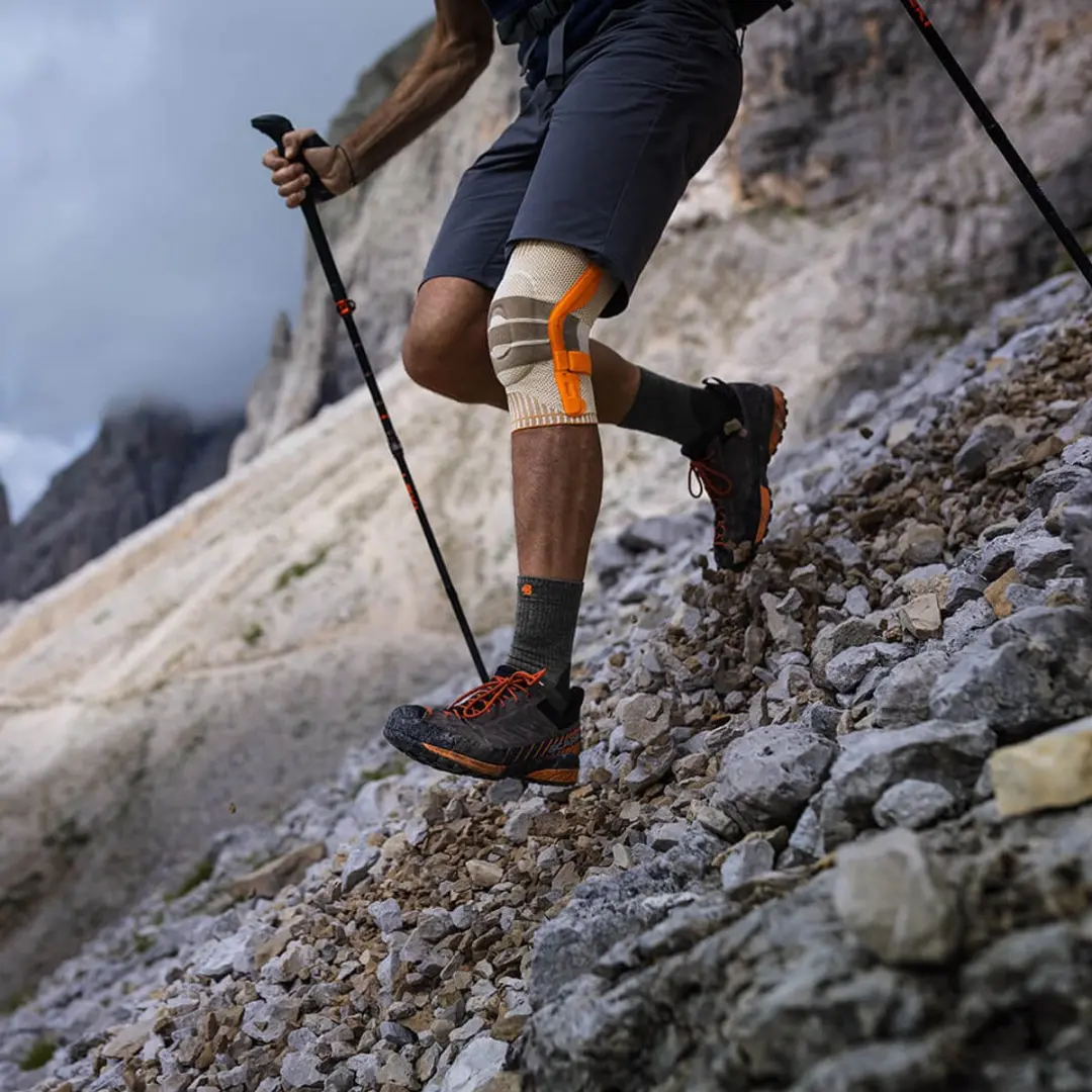 Bauerfeind Sports Outdoor Kniebrace XS - Oranje/Beige
