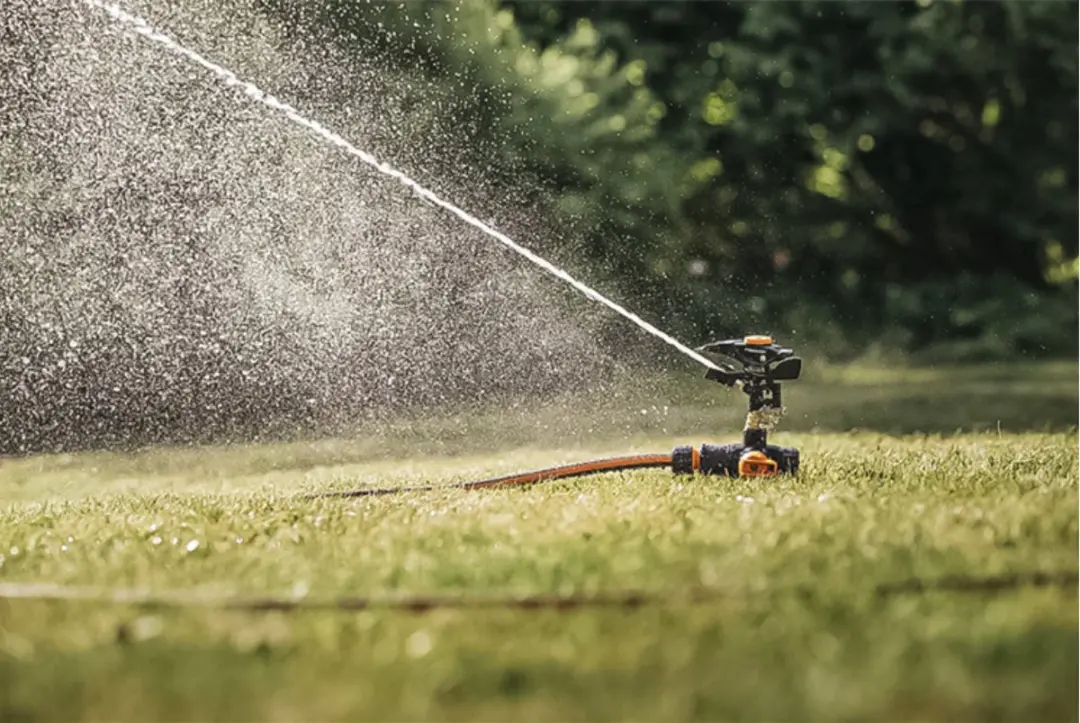 Fiskars Zwenksproeier 500 m² - Tuinsproeier - afbeelding 2 van 6