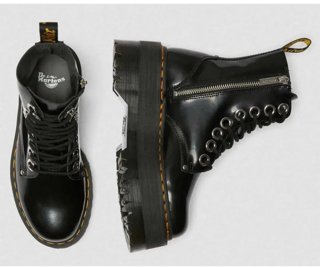 Dr. Martens Jadon Max 8 Eye Buttero Laarzen - Zwart