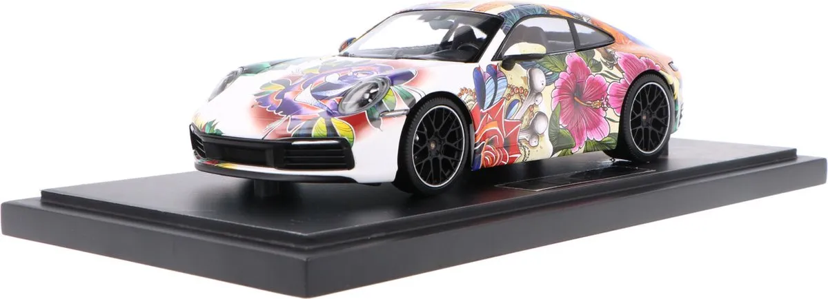 Porsche 911 Carrera 4S Flower Design 2019