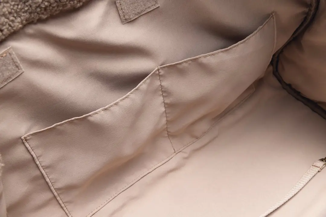 Designed by Lotte Tebby Draagtas Hond - Beige