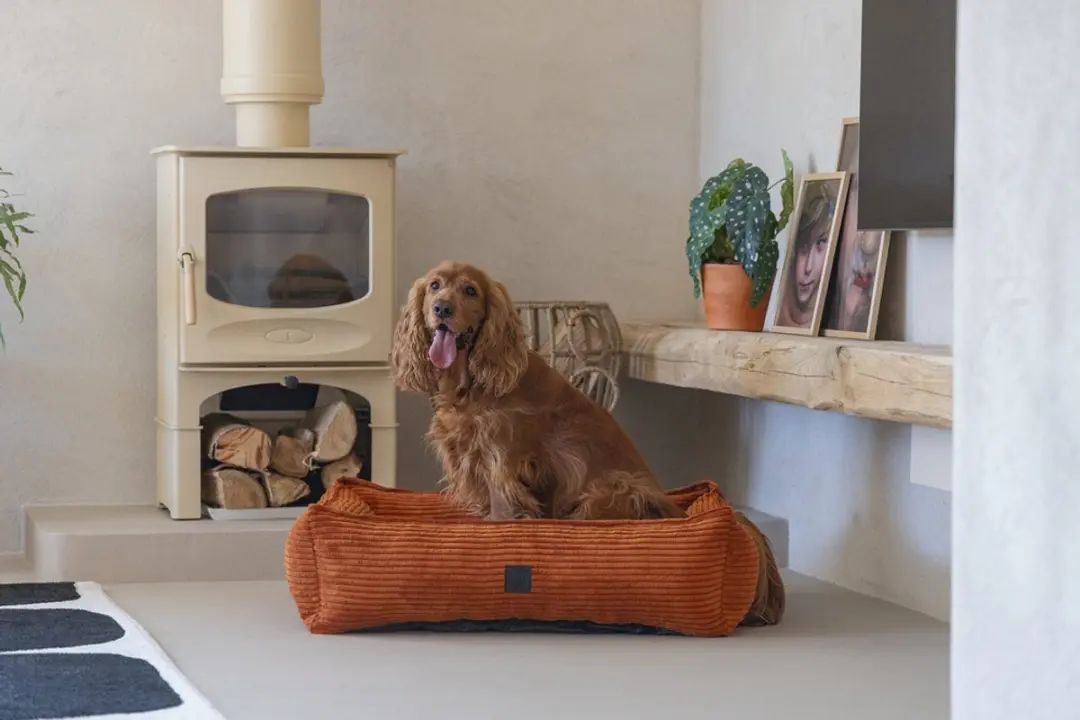 Designed by Lotte Ribbed Hondenmand Terracotta 80x70x22cm