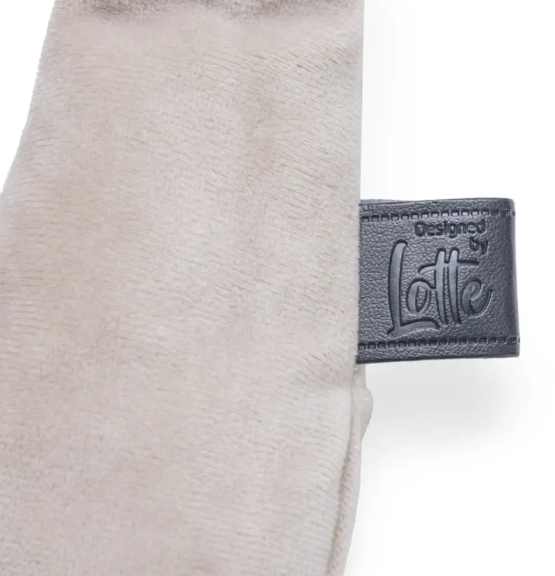 Designed by Lotte Reza Hondenknuffel Schaap - Beige
