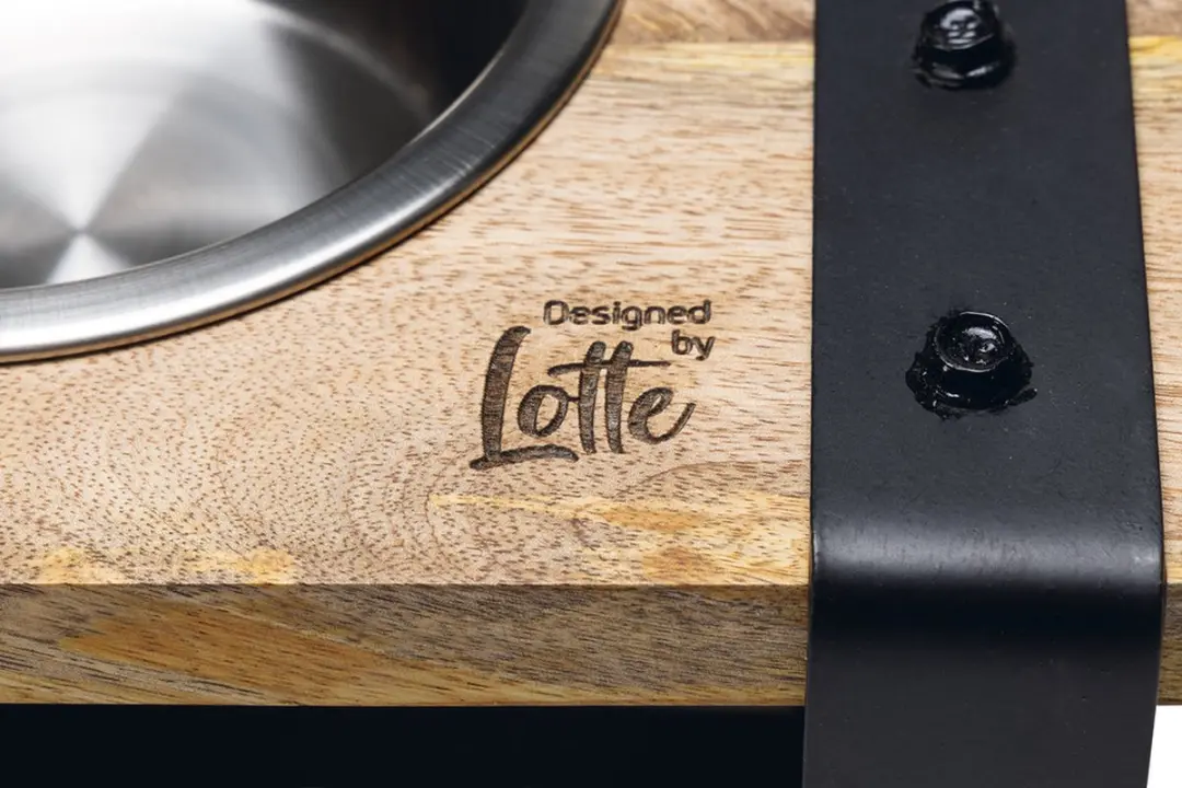 Designed by Lotte Karinto Voerbak Hond - Dinerset S - 2x350ml