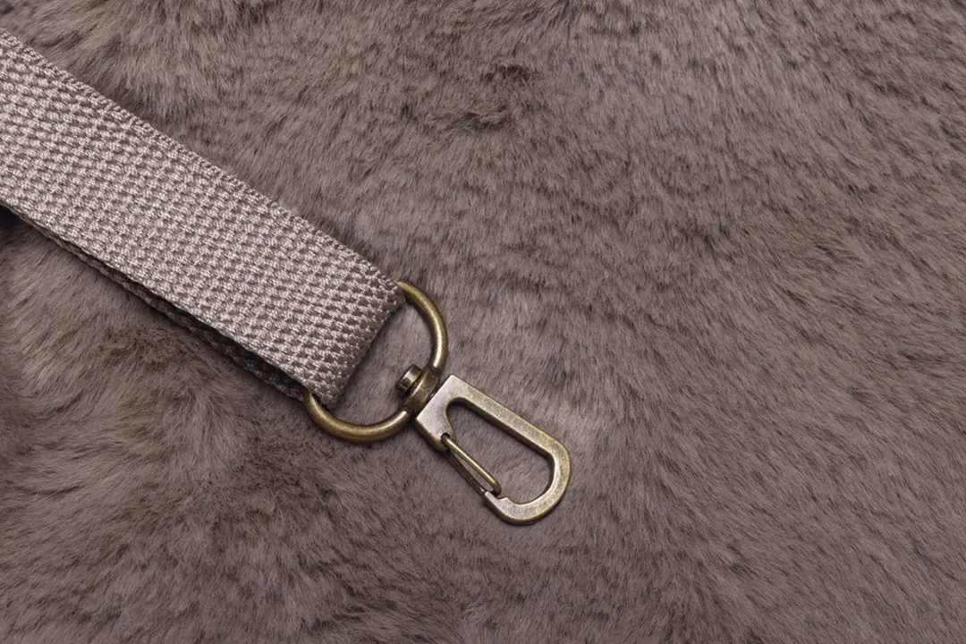 Designed by Lotte Laki Draagtas Hond - Taupe