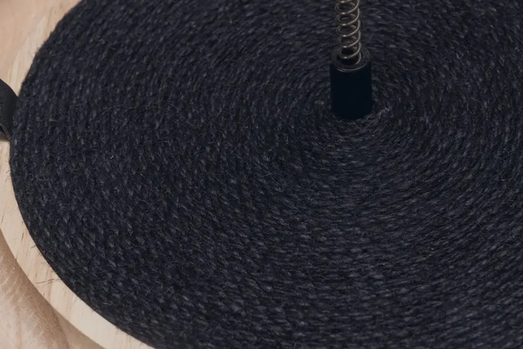 Designed by Lotte Krabspeelgoed Idah - Hout - Zwart/Bruin