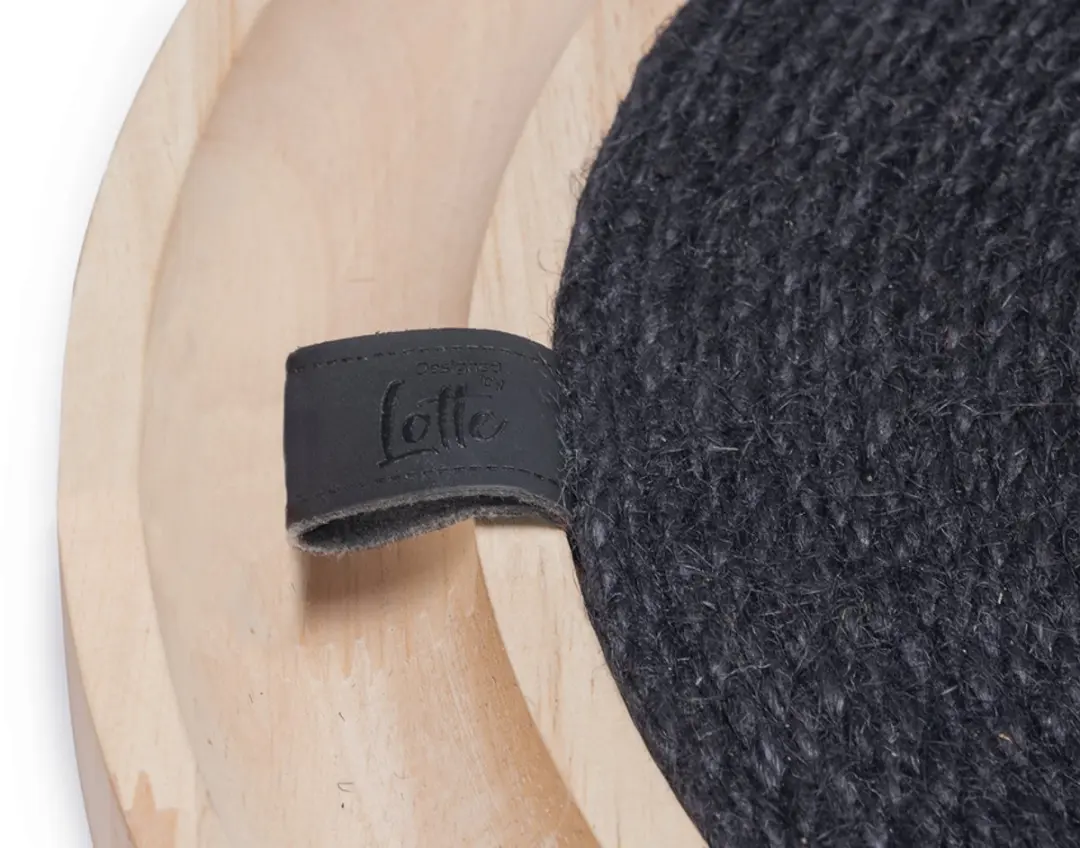 Designed by Lotte Krabspeelgoed Idah - Hout - Zwart/Bruin