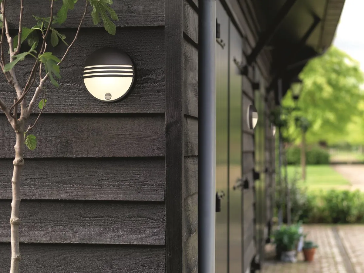 Philips Yarrow Muurlamp - Sensor - Zwart