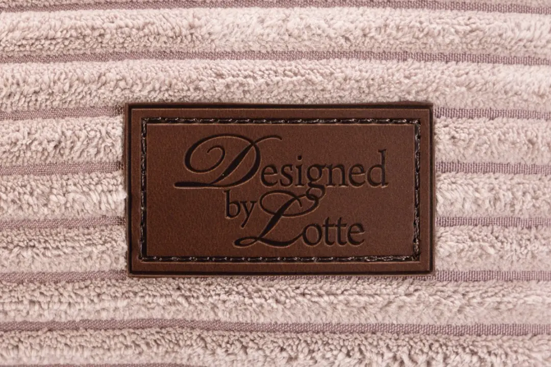 Designed by Lotte Ribbed Hondenmand Roze - 95x80x23cm