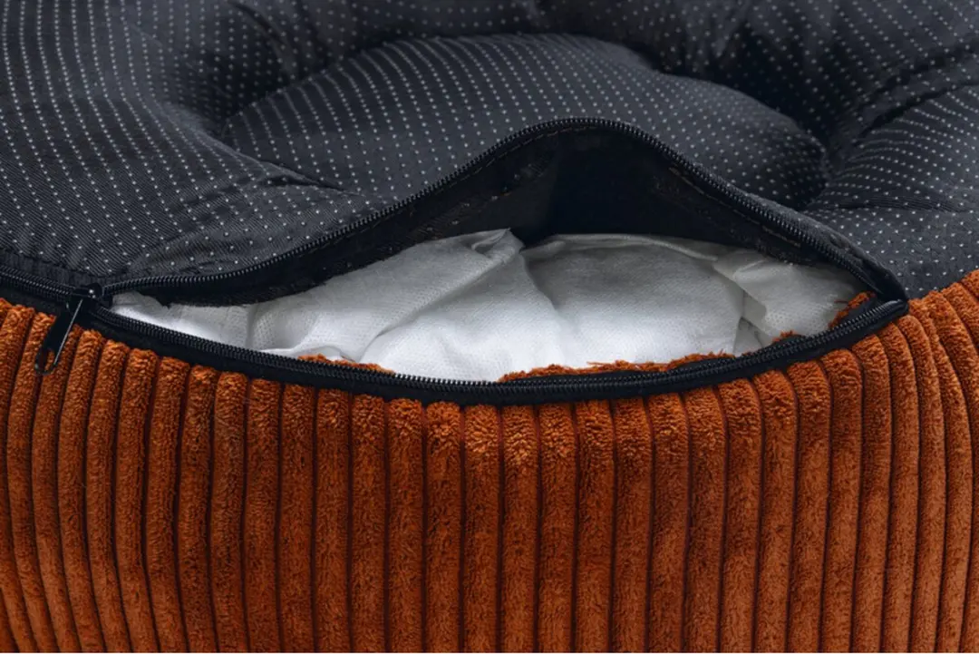 Designed by Lotte Ligmand Ribbed Kattenmand Terra 50x50x17cm