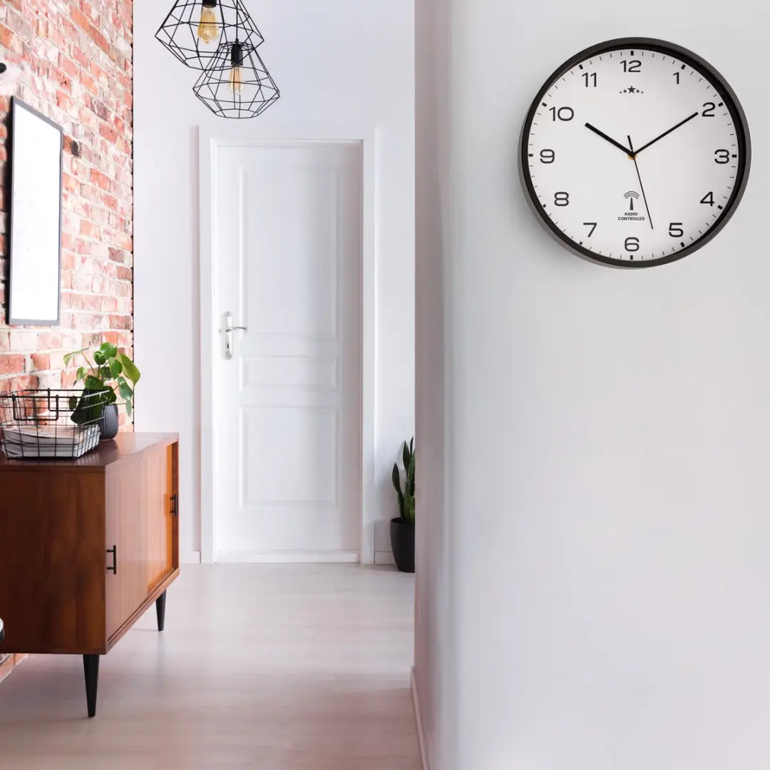 Monzana Wandklok Radiogestuurd 31cm - Zwart/Wit