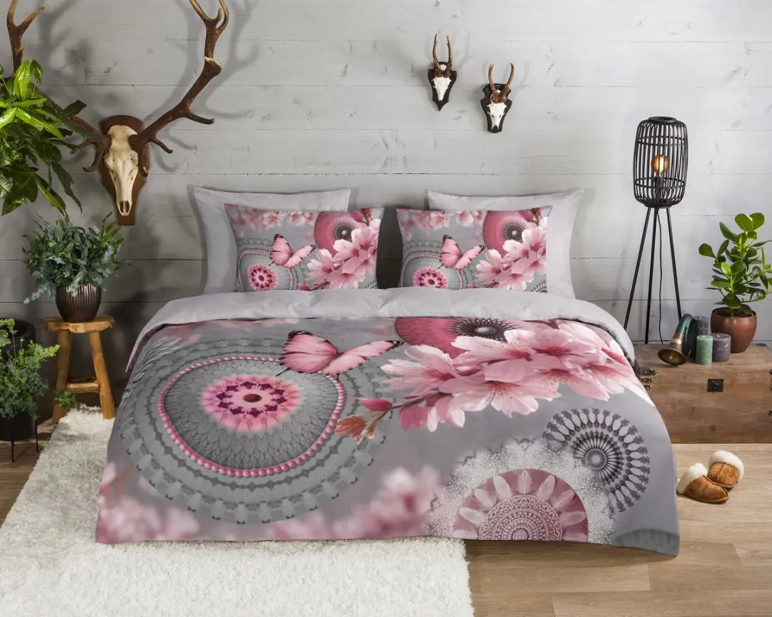 HIP dekbedovertrek bloemendesign met mandalas, bloesem en vlinder