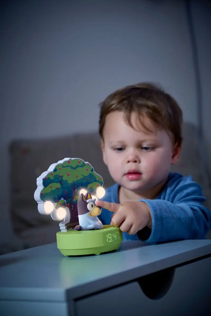 Bigben Bluey Lumitree Nachtlamp Kinderwekker - Blauw - afbeelding 5 van 6