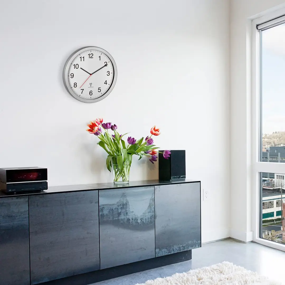 TFA Dostmann Tijdsein Wandklok XL - 40cm - Leer - afbeelding 2 van 5