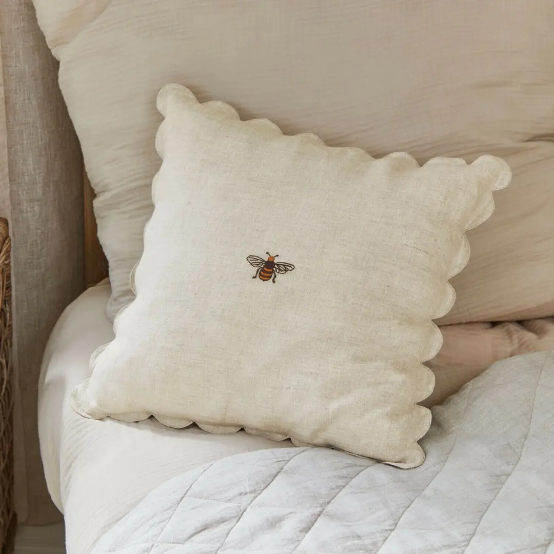 Loberon Kussenhoes Fluttery Beige - afbeelding 2 van 5