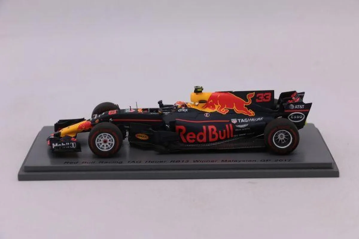 Red Bull Racing TAG Heuer RB13 Spark 1:43 Model - S5050