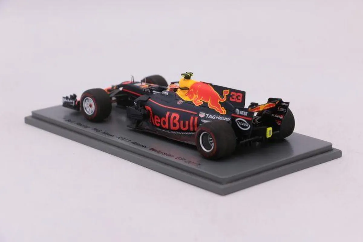 Red Bull Racing TAG Heuer RB13 Spark 1:43 Model - S5050 - afbeelding 6 van 6