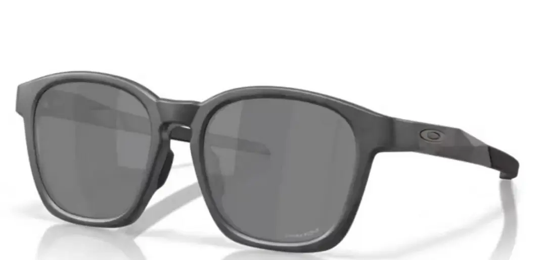 Oakley Shackle