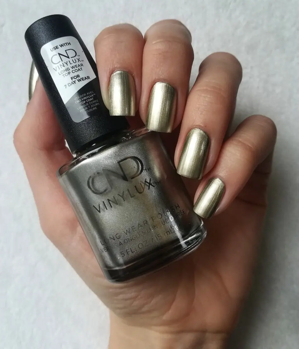 CND VINYLUX Divine Diamond #331 Nagellak