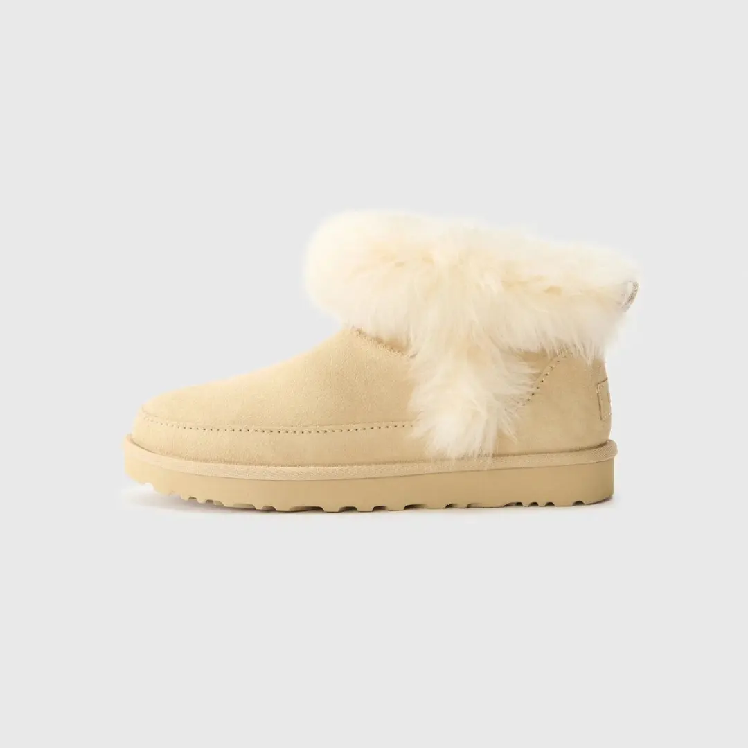 UGG Classic Ultra Mini Chalet Boot