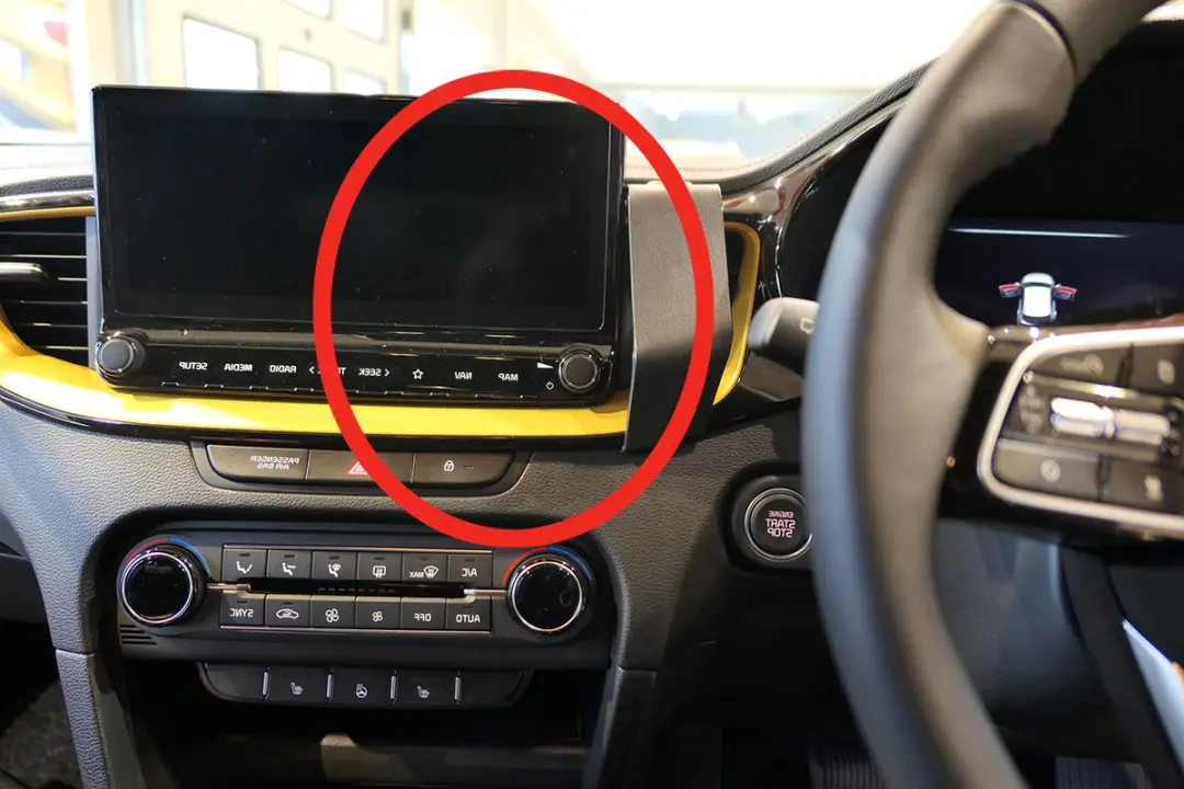 Proclip Kia Ceed 19- ONLY for 8.2+10.2display- Center RHD"