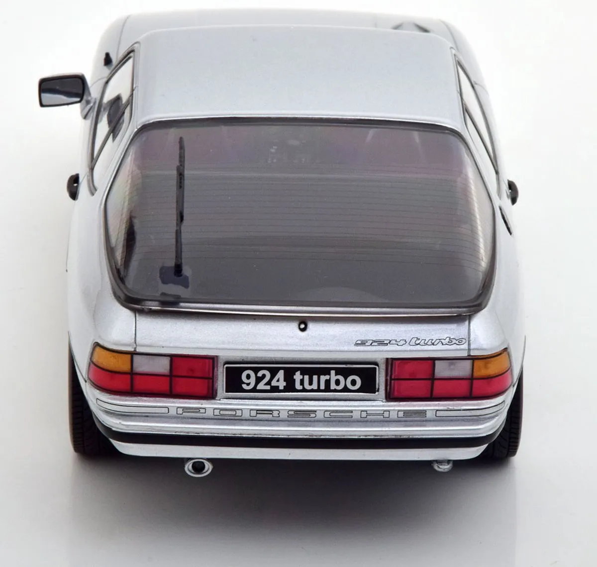 Porsche 924 Turbo Coupe 1:18 Modelauto - Silver