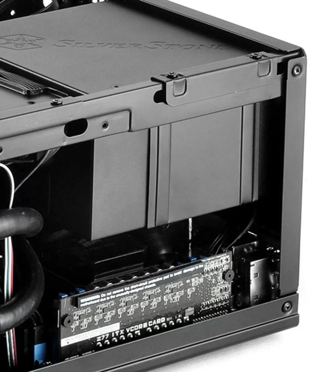 SilverStone SG13 Mini Tower - Zwart
