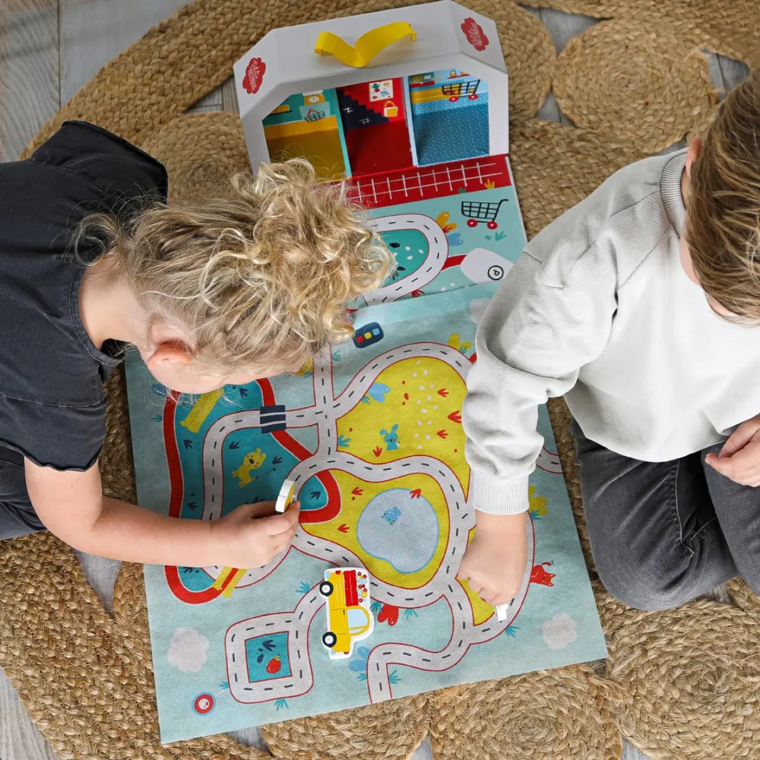 SES Creative Petits Pretenders Winkelstraat Speelkoffer - Speelmat & 4 Figuren