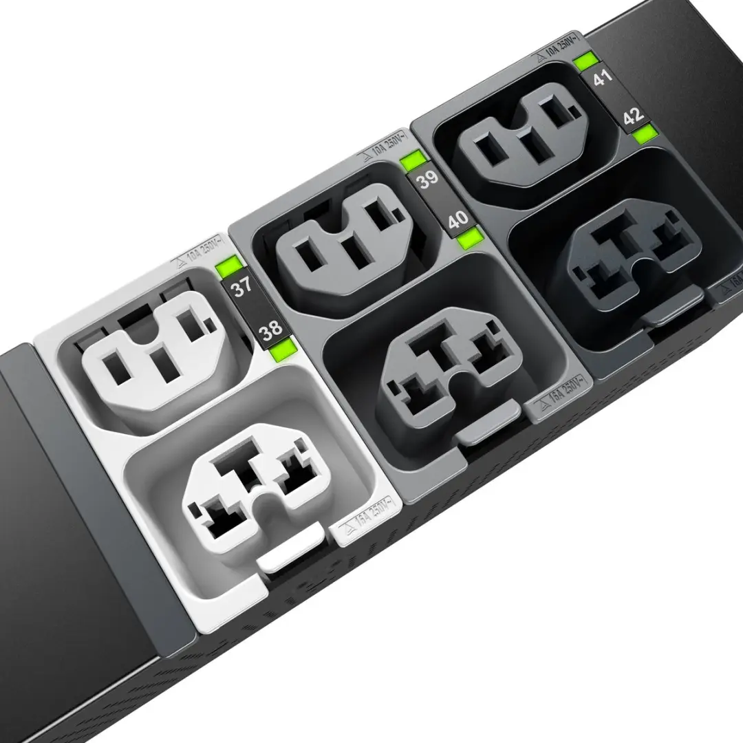APC APDU10150SW Switched Stekkerdoos 40x C13/C15 - 32A 230V - afbeelding 2 van 6
